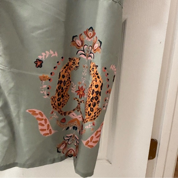 Shayla Laurel Green Satin Floral Cheetah Robe Big Cats Lounge Spa Relaxation OS - Picture 6 of 13